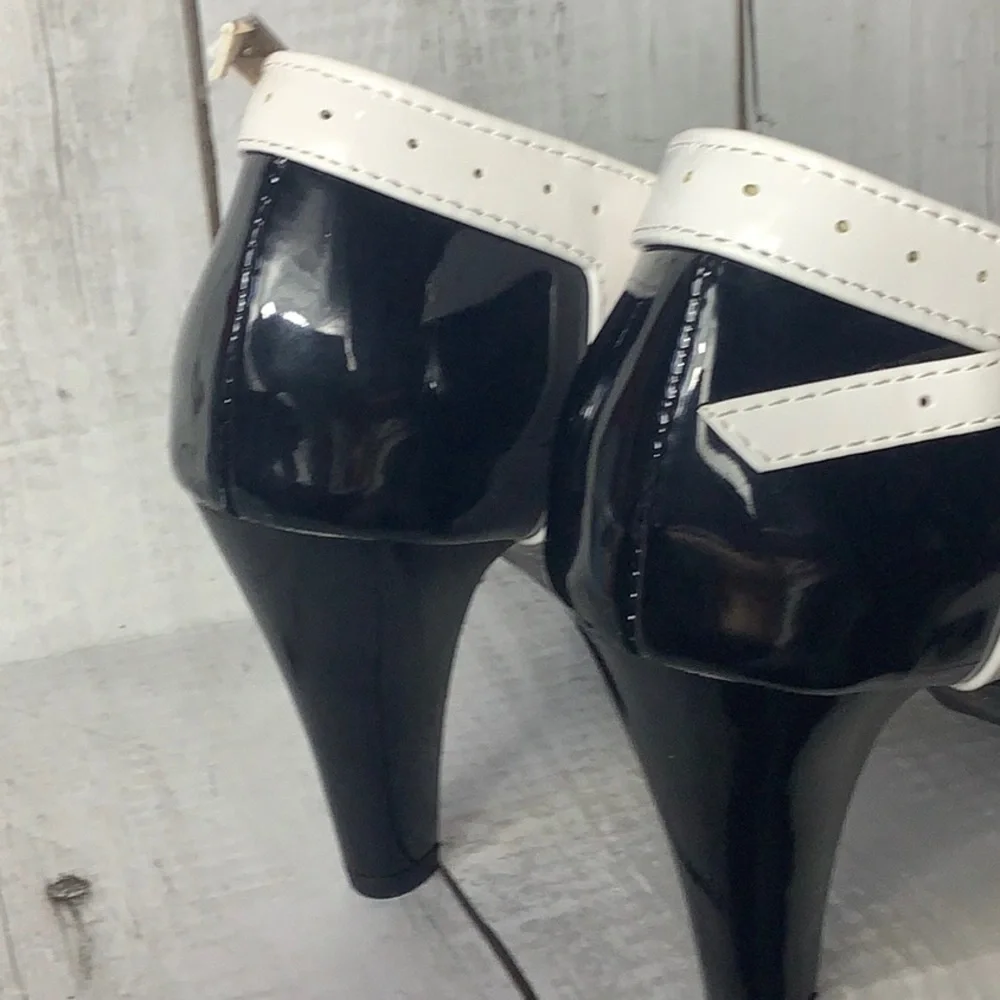 Elegant Black and White Women's T-strap Heels - Picture 3 of 6